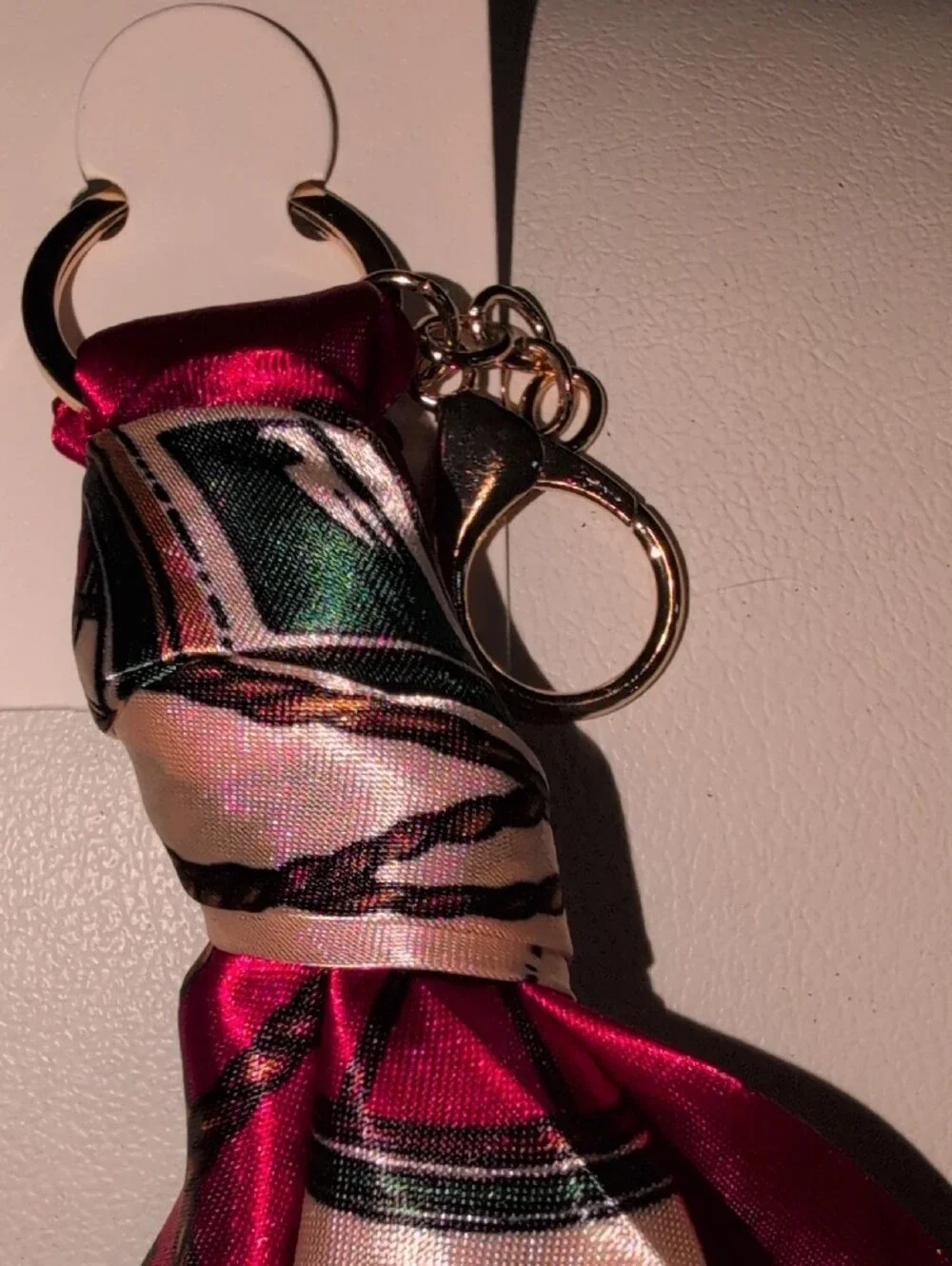 Isabella Red and Cream Chain-Print Scarf Keyring